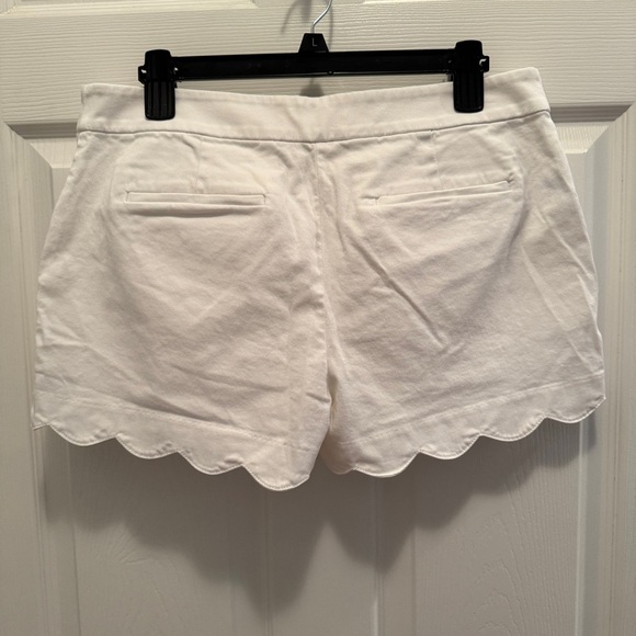 White Scalloped Chino Shorts Size 8 - Picture 2 of 3